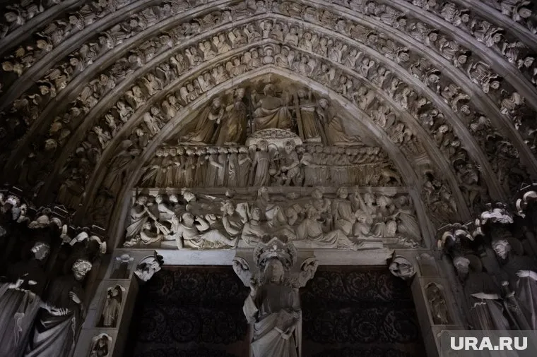 Зданию предстоит длительная реставрация, а судьба христианских реликвий пока неизвестна