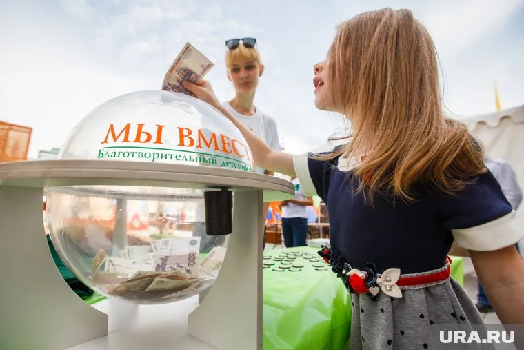 Россияне жертвуют на благотворительность так же, как и коммерческие компании