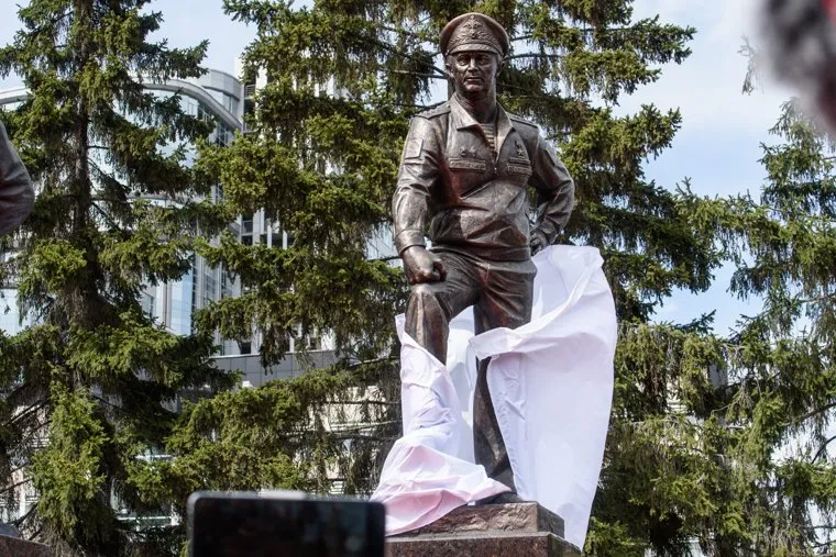 Торжественное открытие памятника Валерию Востротину. Екатеринбург