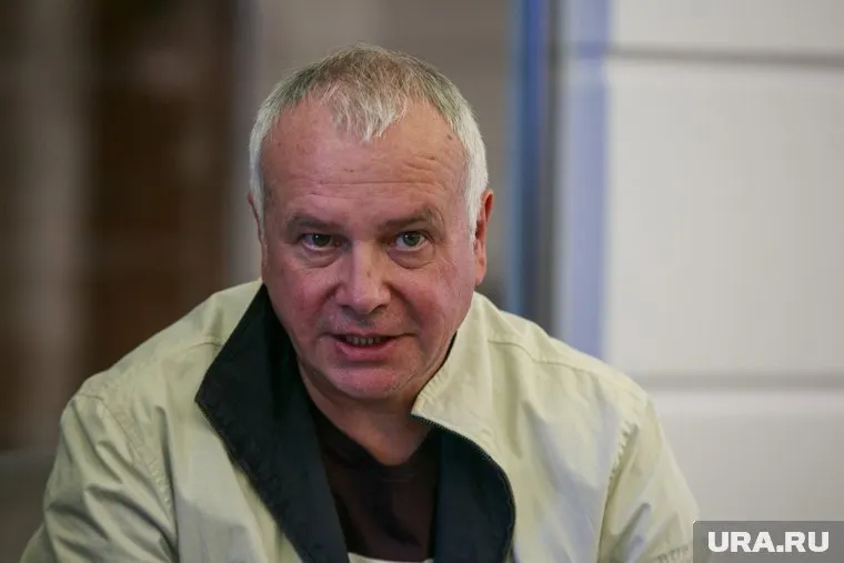 Судьбу Украины переложили на плечи Европы, сказал Александр Рар