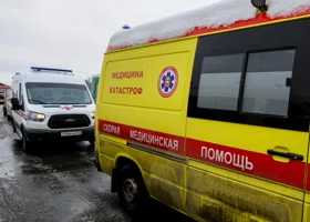 Стало известно о состоянии дорожного рабочего, которого задавило грузовиком