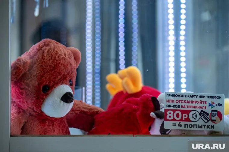 Реально ли выиграть мягкую игрушку в «автоматах-хватайках»?