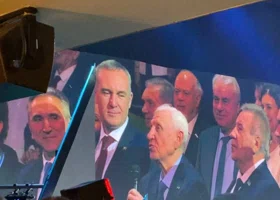 Байки, объятия и примирение старых соперников: чем запомнился 95-летний юбилей ХМАО. Фоторепортаж