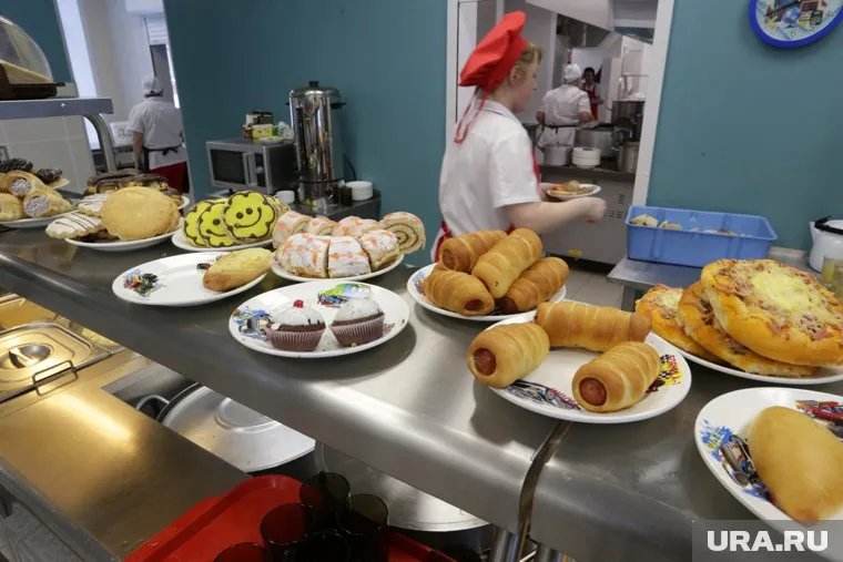 Ранее новости о запрете домашней еды в школах вызвали широкий резонанс