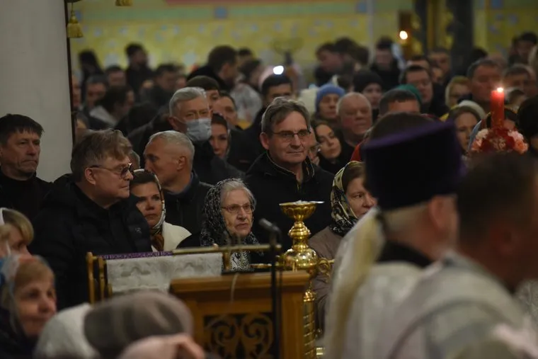 Ночное пасхальное богослужение. Екатеринбург 