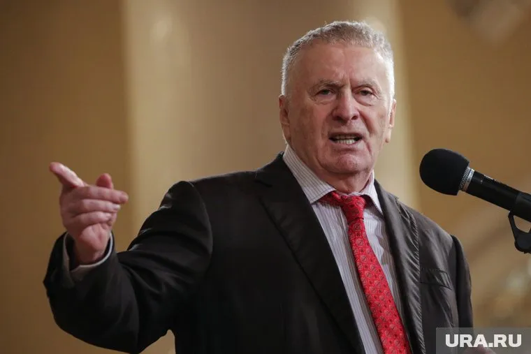 Владимир Жириновский считает, что выборы в Госдуму могут провести летом