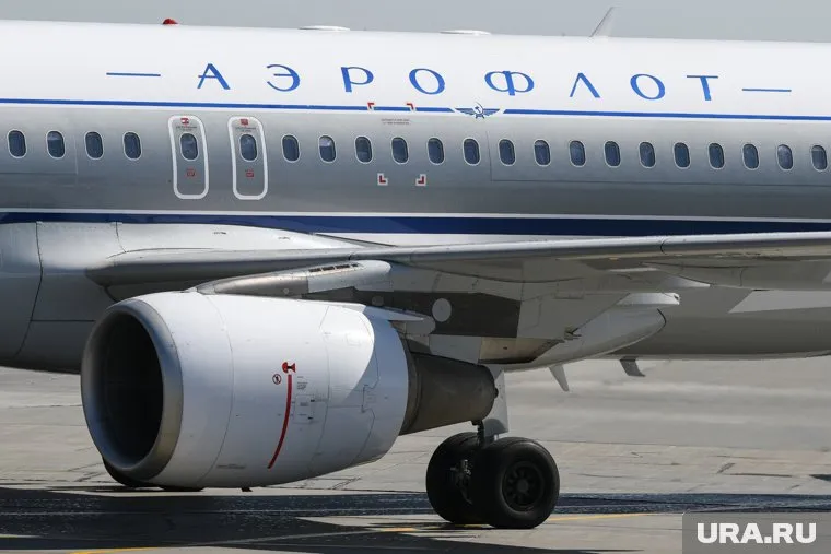 Самолет приземлился в Астрахани из-за того, что пассажиру стало плохо