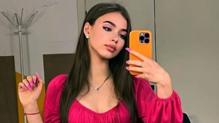 Мария Ильюхина — российская актриса, наиболее известная по роли Маши в ситкоме «Воронины»