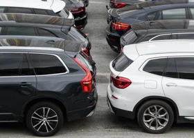 Россияне скупают российские автомобили охотнее иномарок