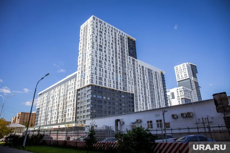 Жители дома ЖК «Крыловъ-2» уже обратились с жалобами в Генпрокуратуру РФ, к полпреду президента в УрФО и областному омбудсмену