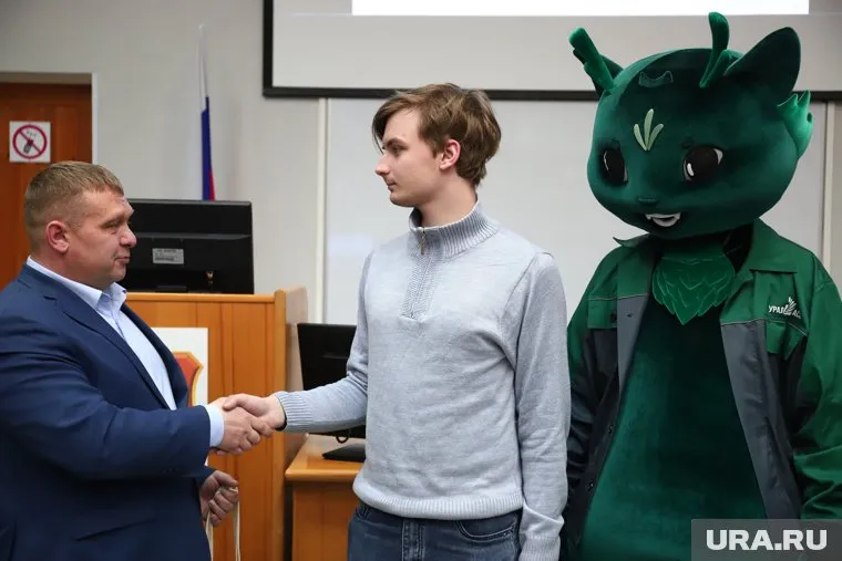 Многие участники торжественного посвящения начали свой трудовой путь еще во времена учебы