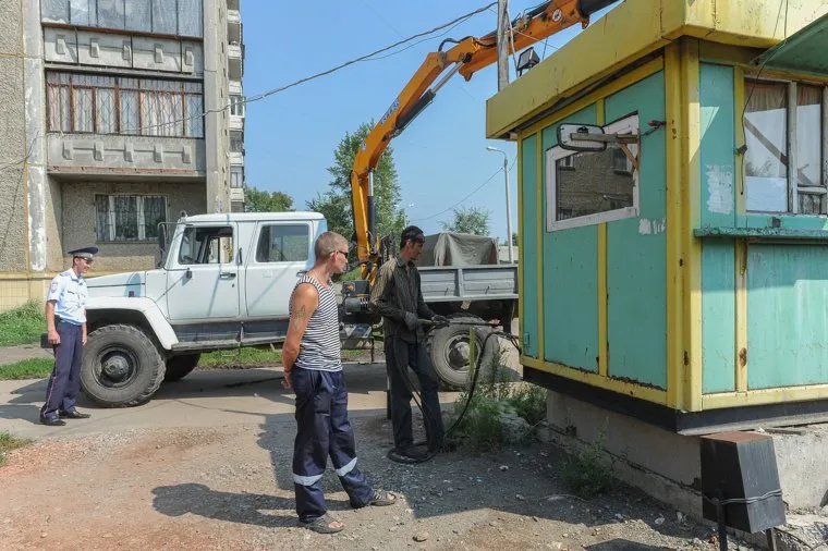 Снос парковок Челябинск, демонтаж, снос будки парковки