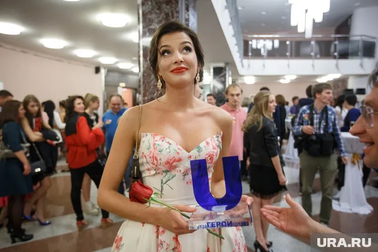 Топ-модель из Екатеринбурга поблагодарила президента за год добровольца