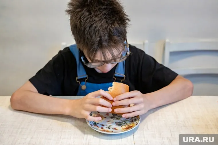 Врач предупредила,что если поесть на ночь, то может возникнуть тяжесть в животе и изжога