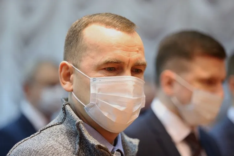 Губернатор Курганской области Вадим Шумков вручает государственные награды сотрудникам ЗАО «Курганстальмост». Курган