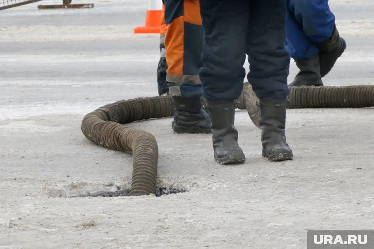 Квартиры на первом этаже затоплены сточными водами
