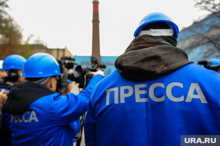 Денис Кабаков представился сотрудником телеканала «Дождь»