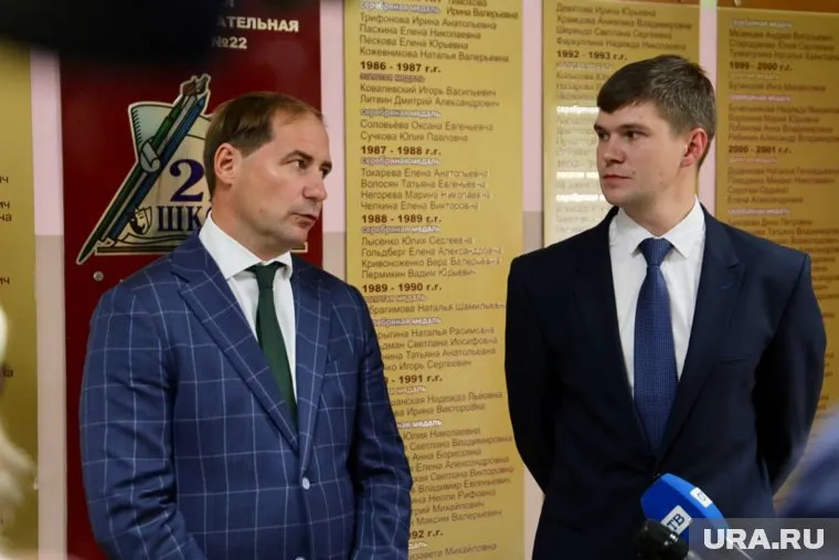 Константин Шевченко и Илья Смирнов встретились с журналистами и родителями, чтобы рассказать, как обстоят дела в школе №22