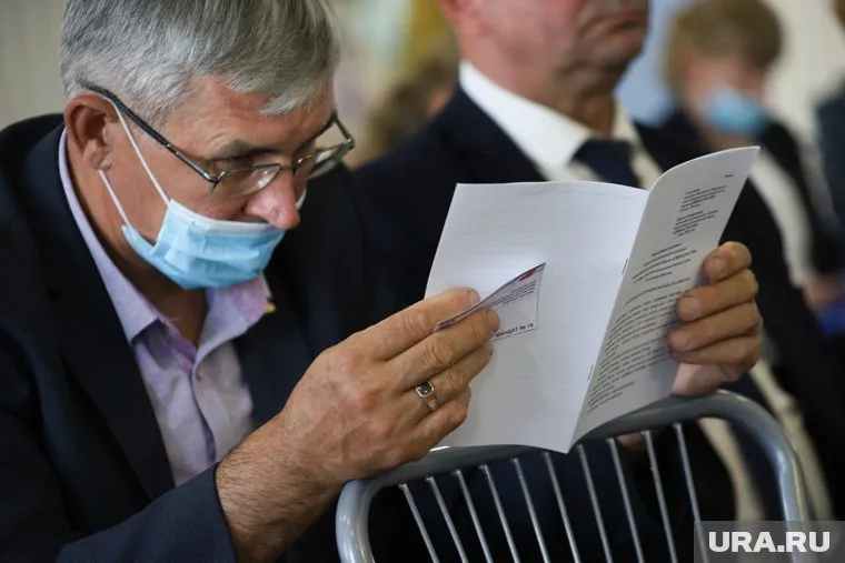 Глава Целинного района Иван Светличный незаконно получил премии