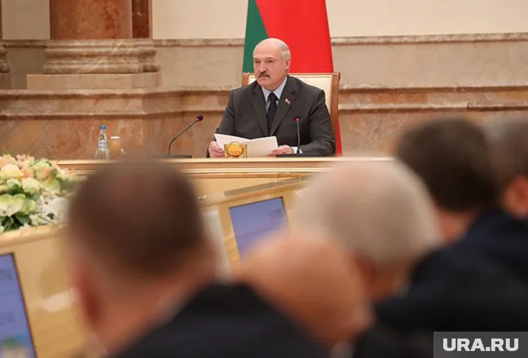 Александр Лукашенко считает, что протесты устроили наркоманы и пьяницы