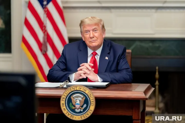 В пародии Трамп упрекнул Зеленского за его внешний вид, заявив, что он выглядит " как мусорщик"