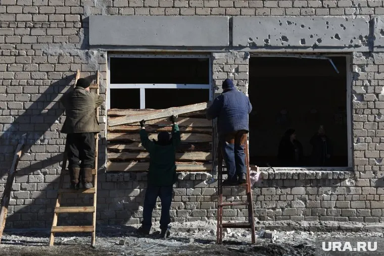 Учеников школ, которые не успеют восстановить, будут развозить на автобусах