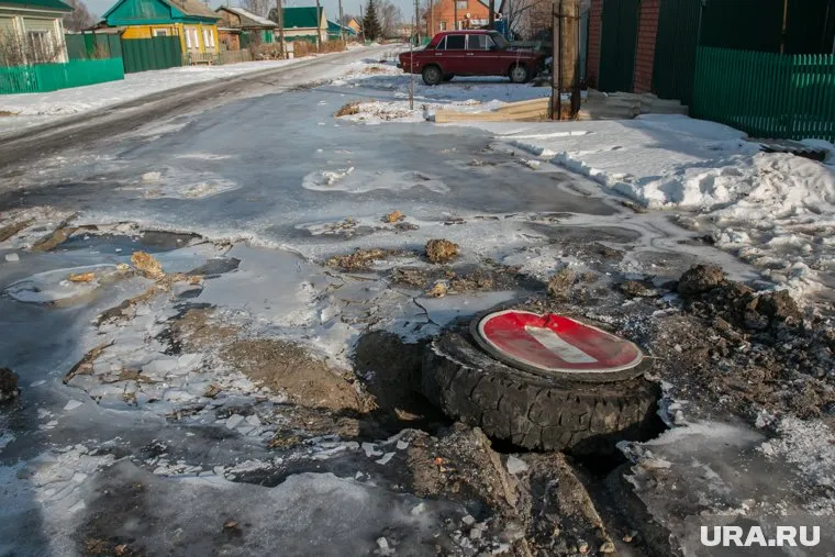 К ремонту водовода аварийная бригада приступила утром 10 декабря