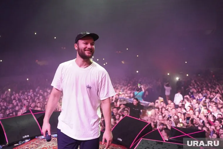 Концерт Коржа должен пройти в Екатеринбурге 25 июня, но фанаты сомневаются, что артисту дадут выступить после его новой песни