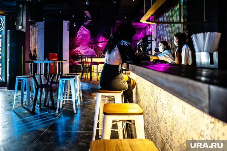 Ночные заведения общепита не смогут работать с 23 до 6 часов