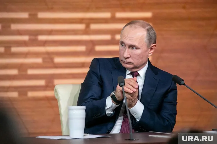 Владимир Путин перечислил риски из-за низких цен на нефть