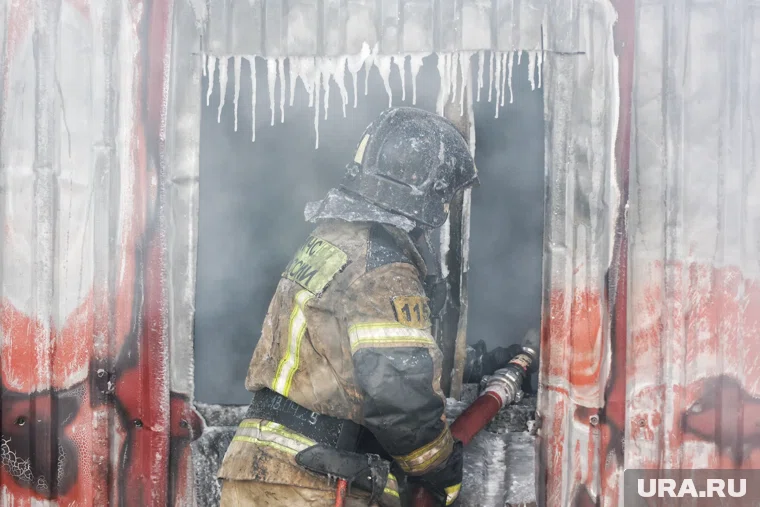 Пожар потушили к утру следующего дня