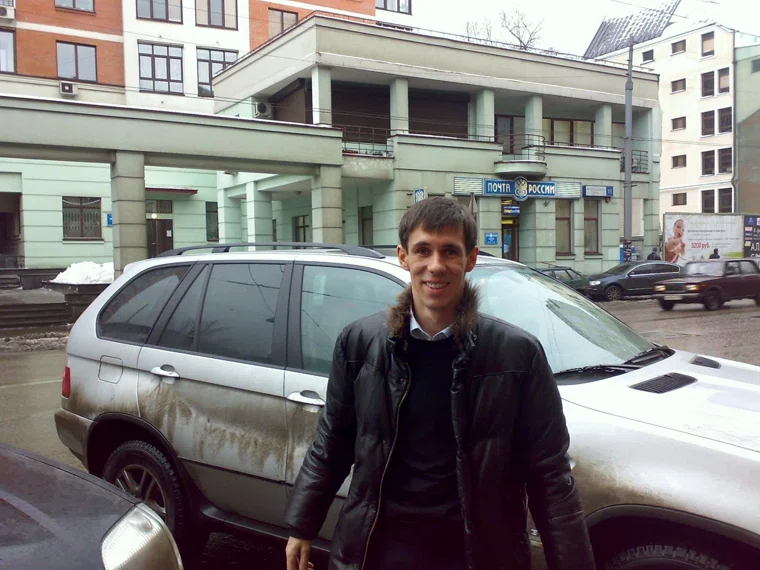 Панин* задолжал более 411 тысячи рублей, указано в документах