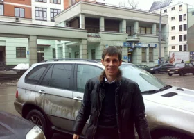 Сбежавший из России актер Панин* задолжал стране сотни тысяч рублей