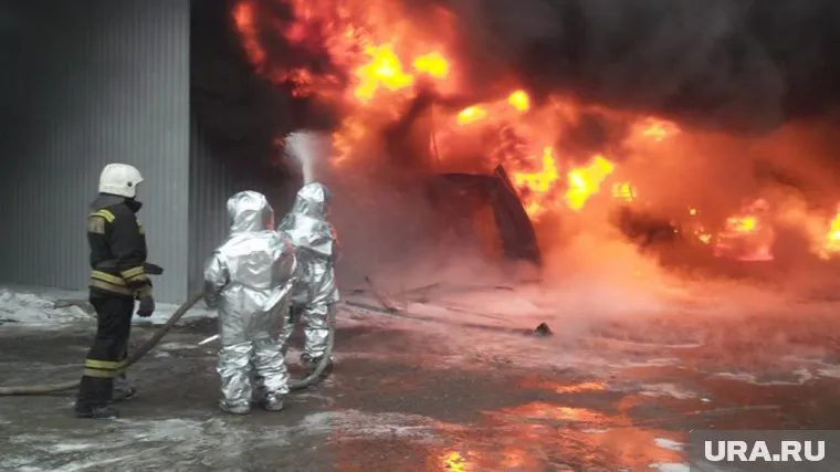 Площадь пожара составляет 1500 квадратных метров (архивное фото)