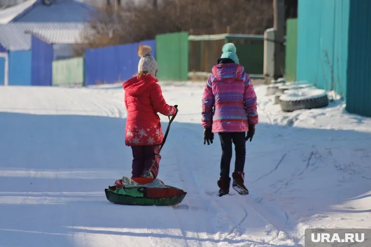 Катание на тюбингах — самая распространенная причина детского травматизма зимой, отмечает врач