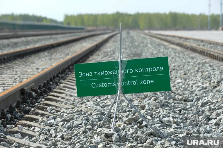 Прежняя редакция закона "О таможенном регулировании" предусматривала сбор в размере 100 тысяч рублей