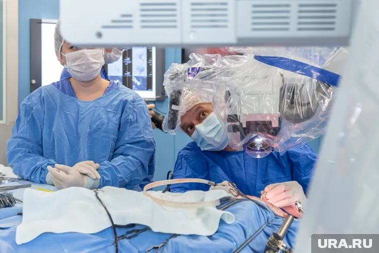 В качестве перспективного направления бывший терапевт выбрал нейрохирургию (архивное фото)