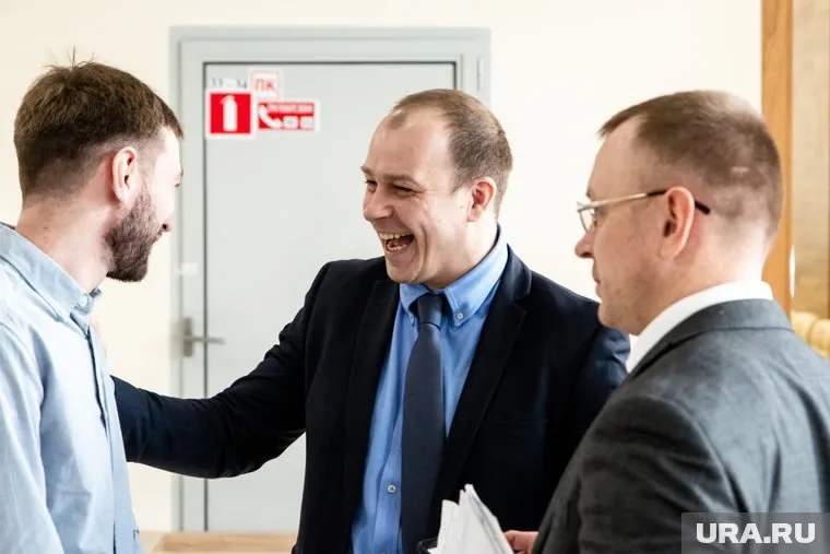 Вице-премьер Антон Удальев (в центре) до лета 2017 года возглавлял Пермское УФАС, а в 2016 году был кандидатом в депутаты гордумы от партии «Яблоко»