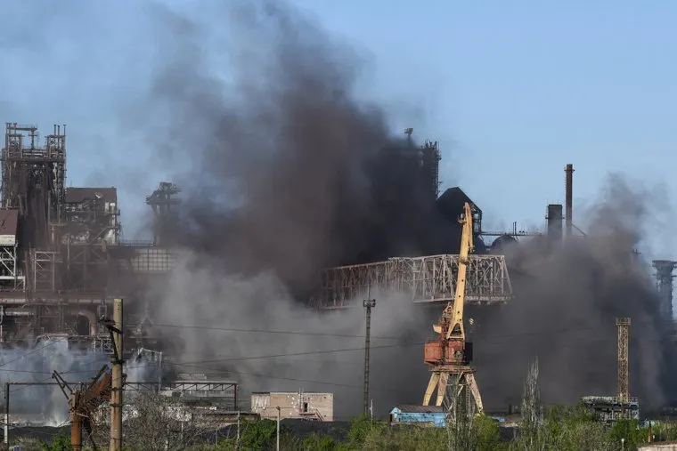 Мариуполь в период вывода гражданских лиц с завода Азовсталь. ДНР/Украина