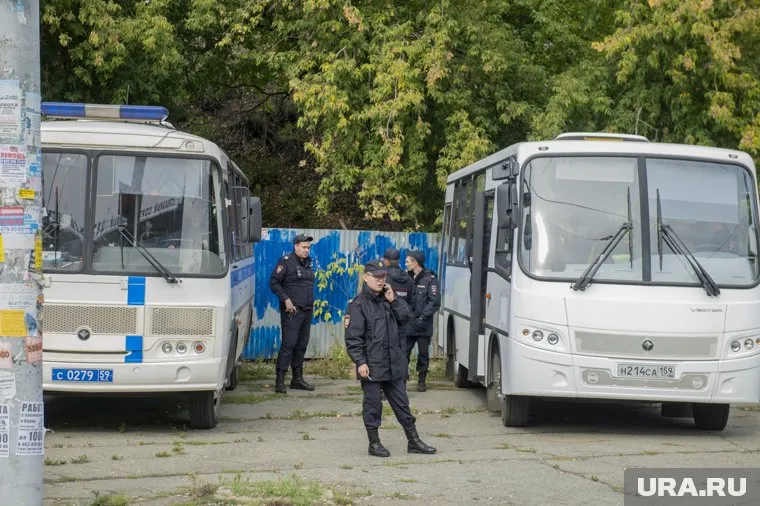 Мигрантов забрали на автобусах ППСП (фото из архива)