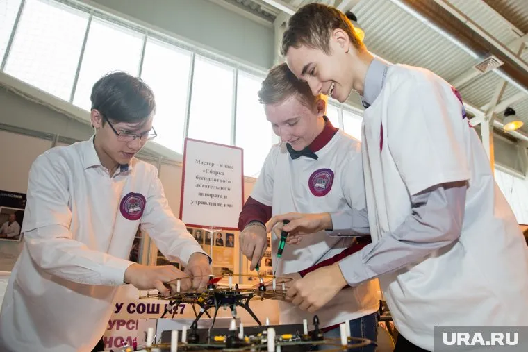 Подростки поучаствовали в соревнованиях с беспилотниками (фото из архива)