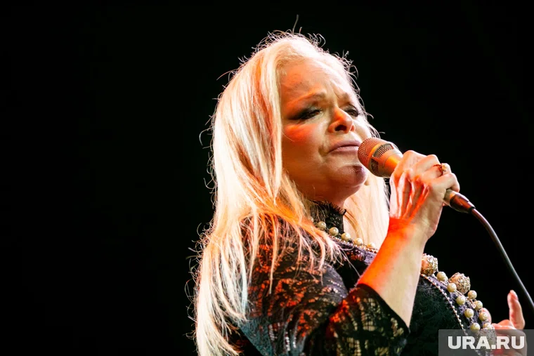 Лариса Долина объяснила свое молчание по делу о квартире шоком и подпиской