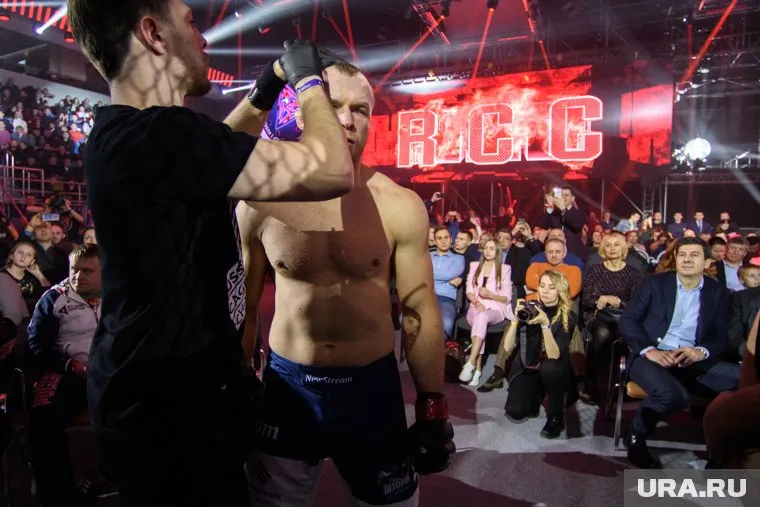 Александр Емельяненко хочет боксировать с Александром Шлеменко (на фото)