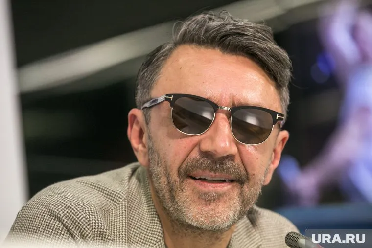 Музыкант заявил, что сейчас СМИ ждут смерти певицы Максим для повышения трафиков