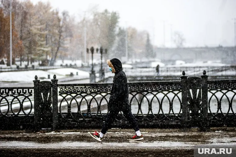 Местные жители считают, что город превратится в «Грязьбург» из-за недостаточной уборки снега (архивное фото)
