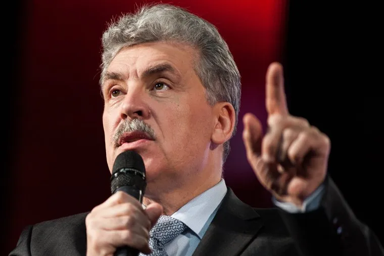 Встреча кандидата в президенты России Павла Грудинина с жителями региона в Театре эстрады. Екатеринбург, указательный палец, грудинин павел