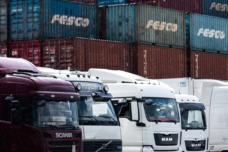 Прибытие первых крупных поставок плодоовощной продукции из Узбекистана. Екатеринбург