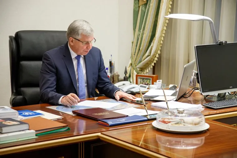 Встреча с Александром Мажаровым в здании правительства ЯНАО. Салехард, мажаров александр, рабочее местро