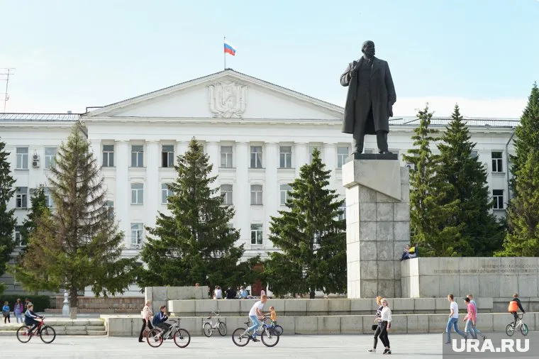 На госзакупку качелей откликнулись четыре бизнесмена