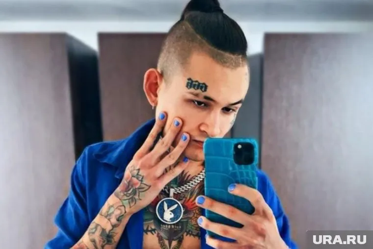 Рэпер Алишер Моргенштерн поздравил свою девушку с Днем святого Валентина